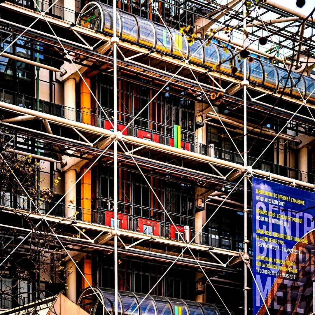 En este momento estás viendo El centro Pompidou, un edificio diáfano