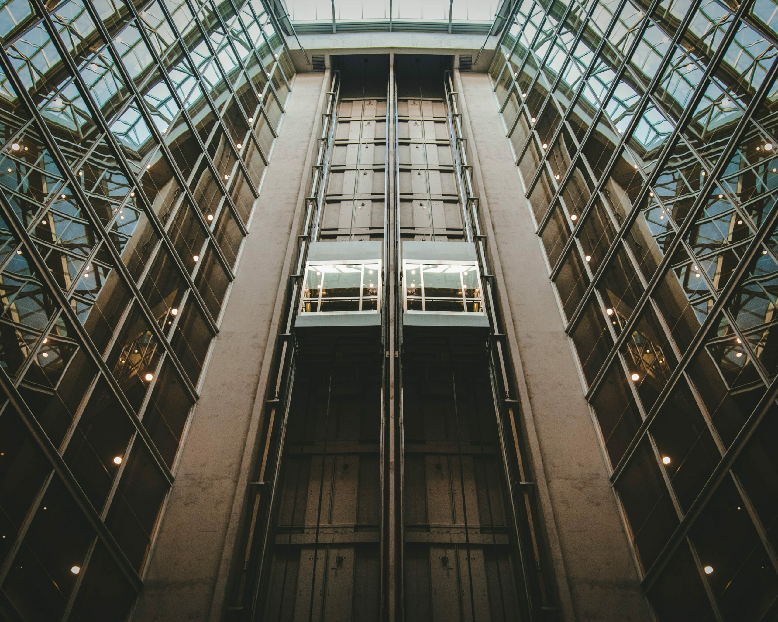 En este momento estás viendo EL ASCENSOR, CLAVE EN LA ARQUITECTURA